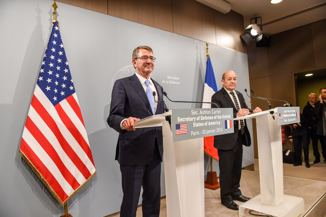U.S. Defense Secretary Ash Carter, left, holds a press conference with French Defense Minister Jean-Yves Le Drian in Paris, Jan. 20, 2016. Carter and Le Drian discussed the fight against the Islamic State of Iraq and the Levant, and answered questions from reporters. DoD photo by Army Sgt. 1st Class Clydell Kinchen