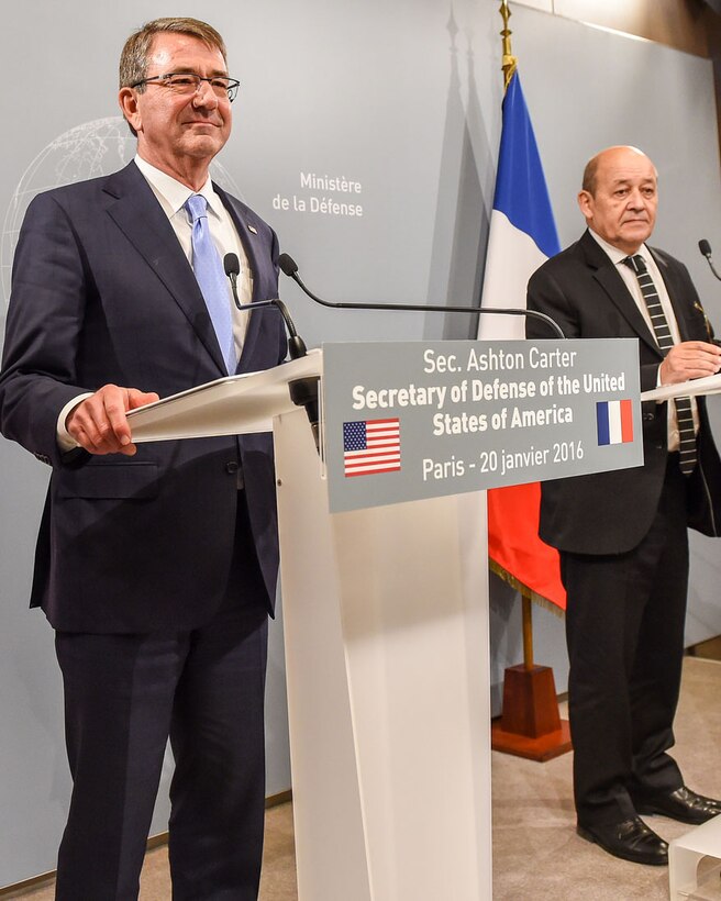 U.S. Defense Secretary Ash Carter, left, holds a press conference with French Defense Minister Jean-Yves Le Drian in Paris, Jan. 20, 2016. 