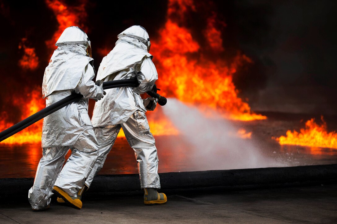 Marines conduct firefighting training at Marine Corps Air Station Cherry Point, N.C., Jan. 20, 2016. U.S. Marine Corps photo by Cpl. Stephanie Cervantes
