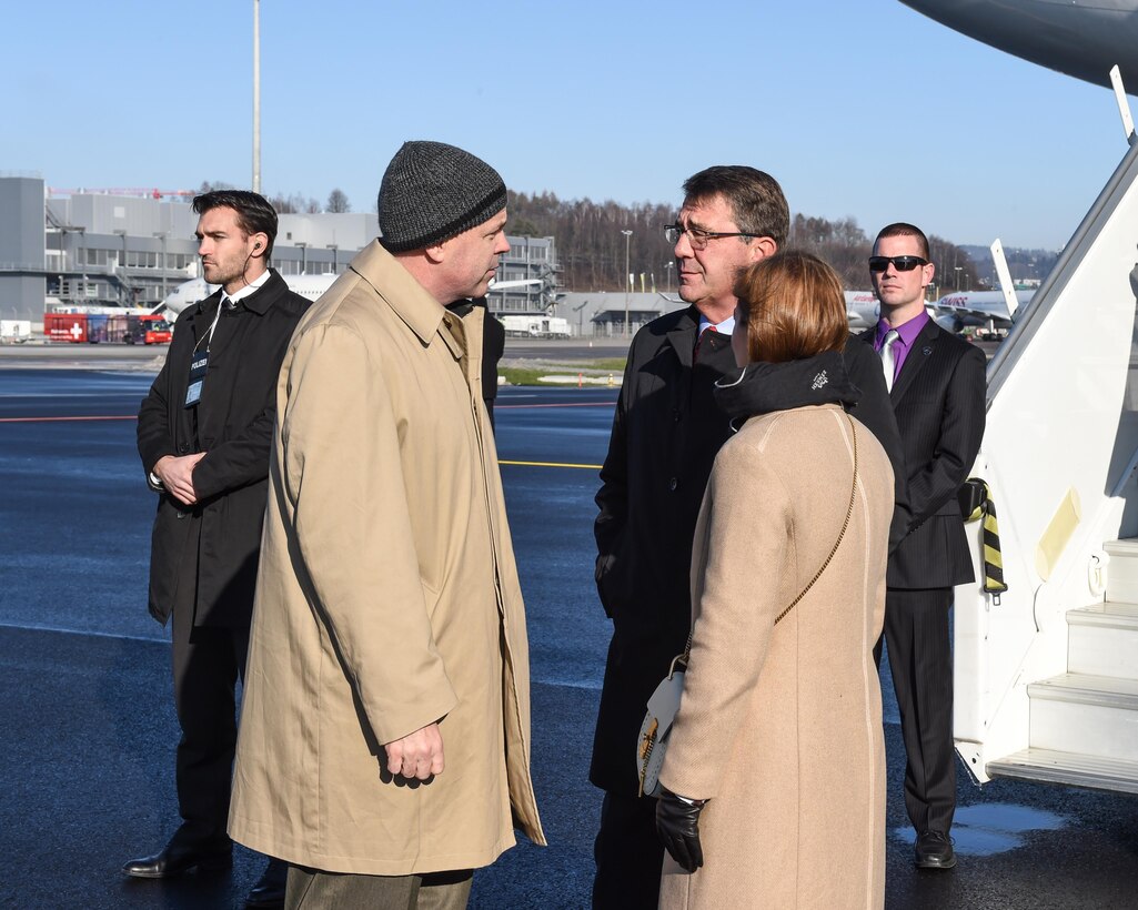 U.S. Defense Secretary Ash Carter and his wife, Stephanie, share greetings upon their arrival in Zurich, Jan. 21, 2016. DoD photo by Army Sgt. 1st Class Clydell Kinchen  