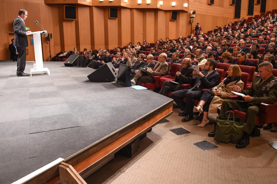 U.S. Defense Secretary Ash Carter delivers remarks at Ecole Militaire in Paris, Jan. 21, 2016. DoD photo by Army Sgt. 1st Class Clydell Kinchen