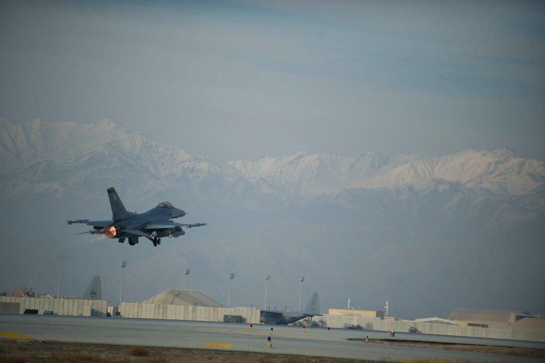 Air Force Maj. Chris Carden takes off from Bagram Airfield, Afghanistan, for a combat sortie in an F-16 Fighting Falcon aircraft, Jan. 17, 2016. Carden is a pilot assigned to the 421st Expeditionary Fighter Squadron. U.S. Air Force photo by Capt. Bryan Bouchard