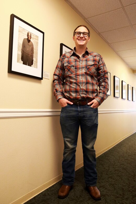 Thomas Sanders, a professional photographer from Sonoma, attended a gallery opening of veterans’ portraits at Belmount Village Senior Living at Cardiff By the Sea, Calif., Jan. 20, 2016. Sanders traveled to Belmount Village locations around the country to photograph more than 700 veterans for his book of portraits and stories of those who served. (U.S. Marine Corps photo by Lance Cpl. Caitlin Bevel)