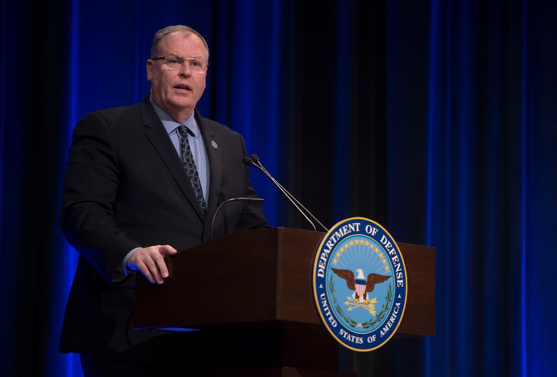 Deputy Defense Secretary Bob Work offers remarks at the Combined Federal Campaign awards ceremony at the Pentagon, Jan. 28, 2016. DoD photo by Navy Petty Officer 1st Class Tim D. Godbee