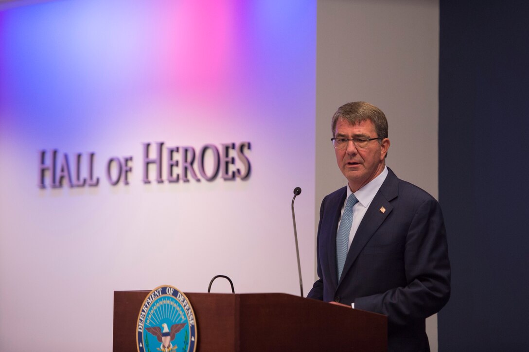 Defense Secretary Ash Carter delivers remarks before he presents Madeleine Albright with the Department of Defense Medal for Distinguished Public Service at the Pentagon, June 30, 2016. DoD photo by Air Force Senior Master Sgt. Adrian Cadiz