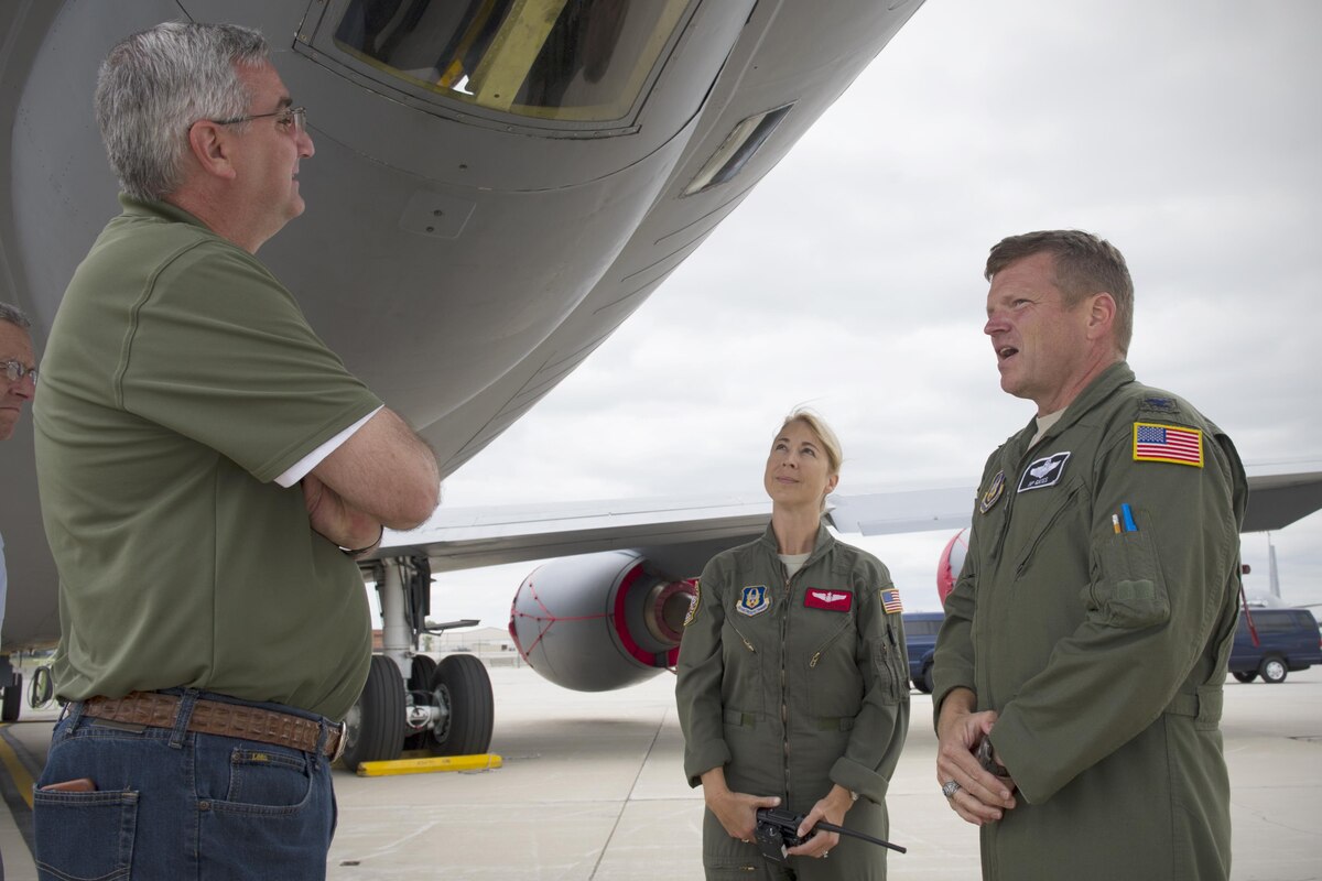 Lt. Gov. of Indiana visits Grissom > Grissom Air Reserve Base > Article Display
