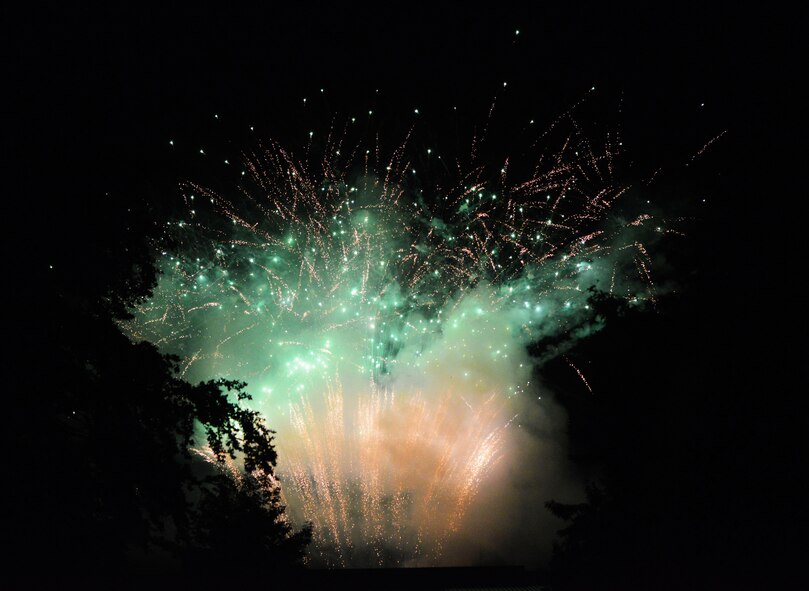 Fireworks light up the sky during Freedom Fest 2016 at Ramstein Air Base, Germany, July 4, 2016. The Independence Day celebration included a variety of foods, games, rides and fireworks for Kaiserslautern Military Community members. (U.S. Air Force photo/ Airman 1st Class Joshua Magbanua)