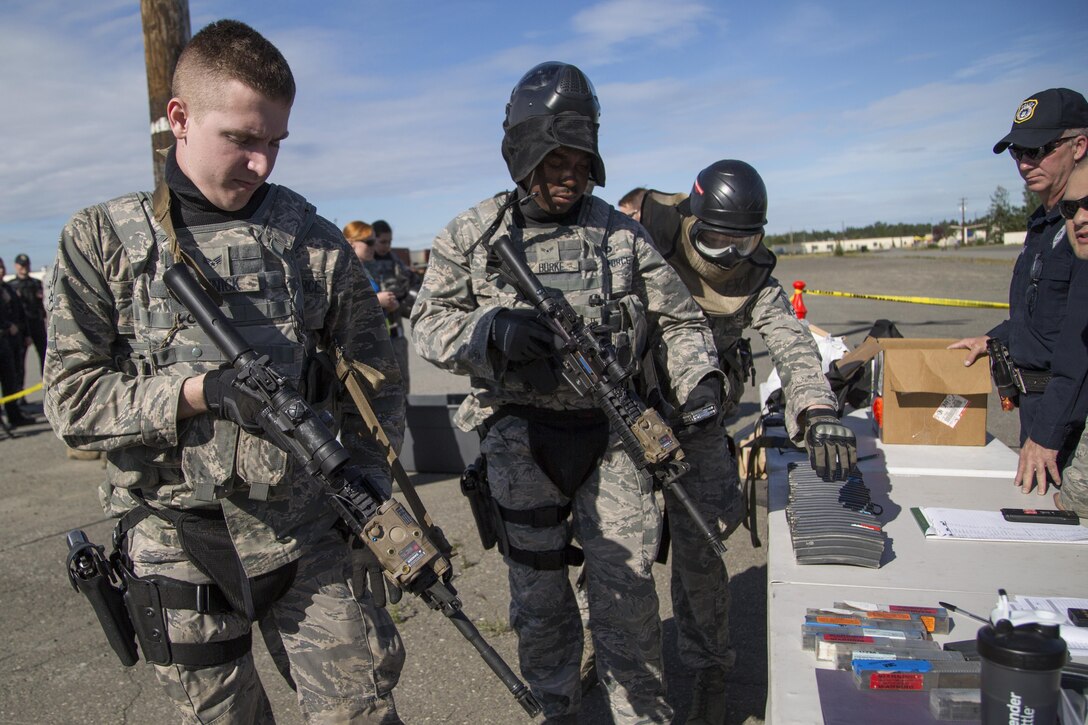 673d-security-forces-squadron-conducts-high-risk-response-training