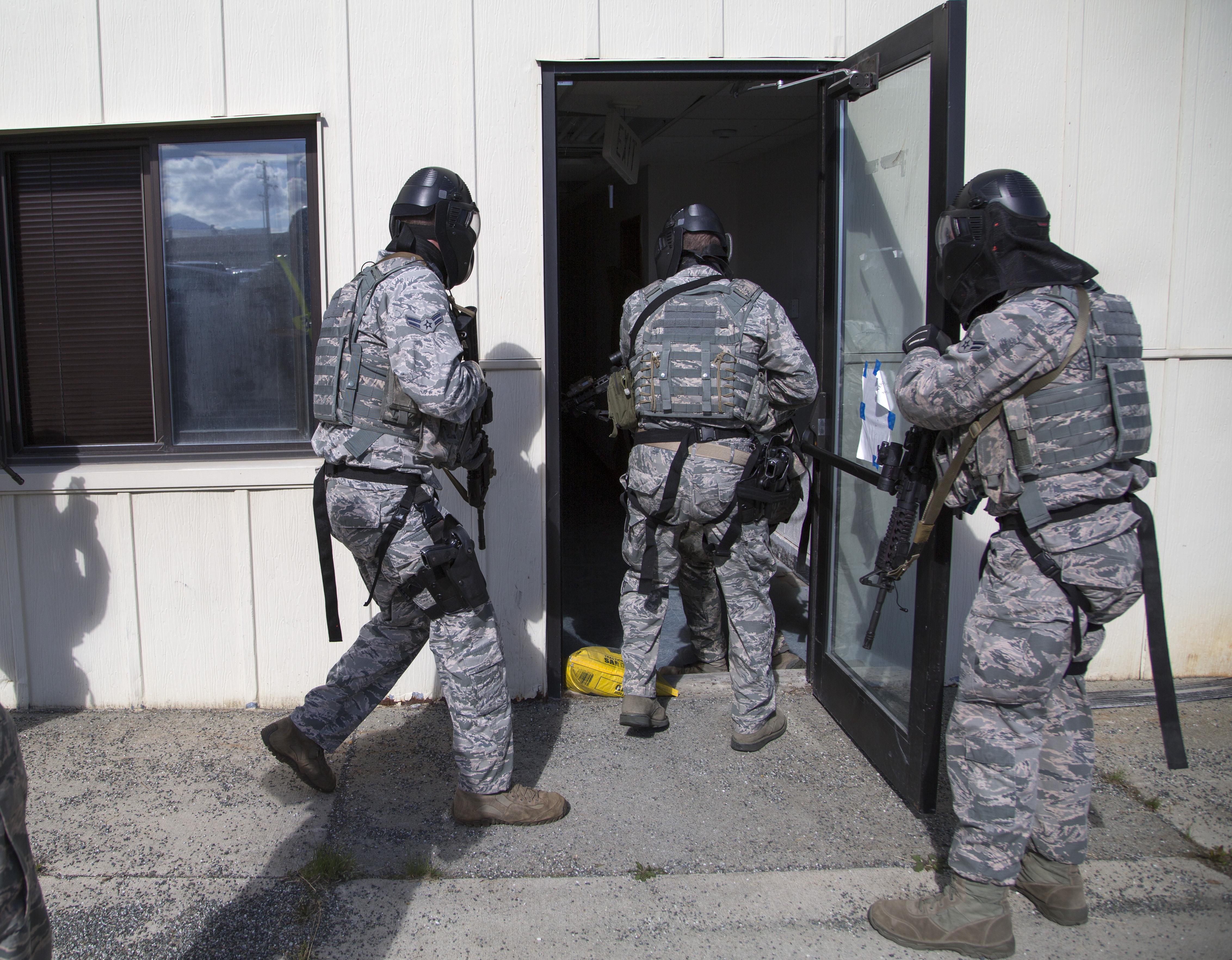 673d Security Forces Squadron conducts high risk response training