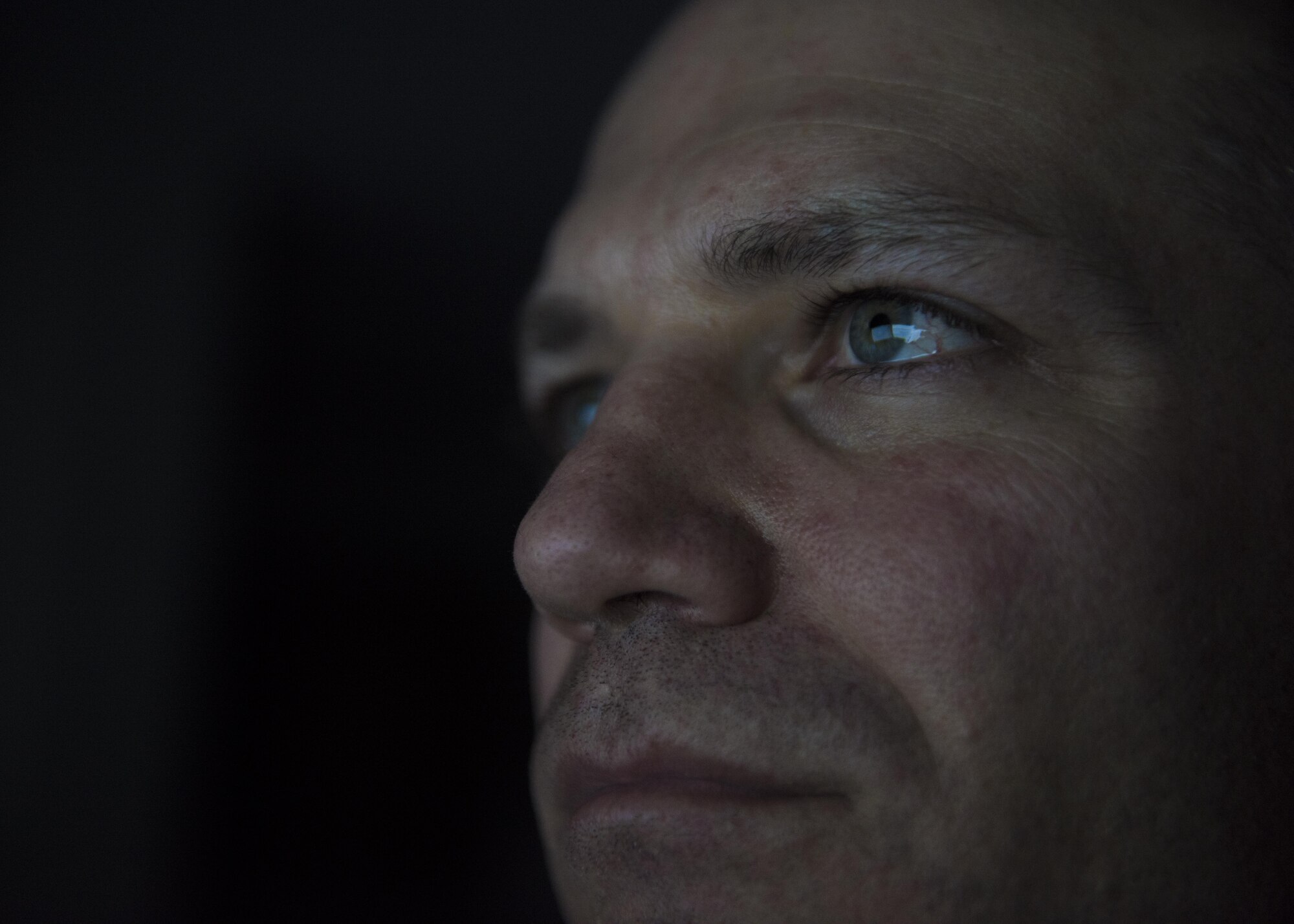 Tech. Sgt. Alexander Mears, 455th Air Expeditionary Wing senior command post controller, checks the flight status of incoming aircraft, July 11, 2016, Bagram Airfield, Afghanistan. Mears tracks arrivals and departures to coordinate mission flow in and out of Bagram. (U.S. Air Force photo by Senior Airman Justyn M. Freeman)