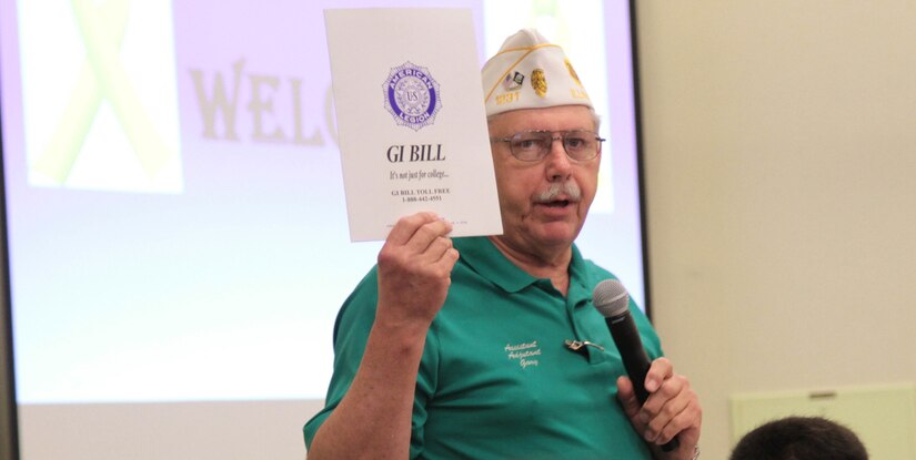 The Yellow Ribbon event held in Schaumburg, Illinois, June 17-19, 2016, provided Soldiers and family members with sufficient information, services and other benefits such as Family Programs, chaplain advice, Education Resource Information, Tricare Programs, USAA banking, Veterans Administration benefits, Employer Support of Guard and Reserve (ESGR), and more.