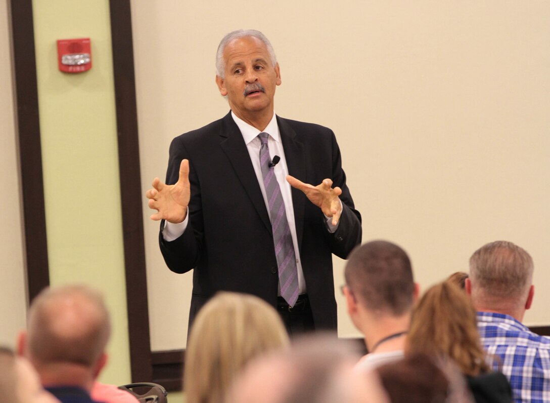 Stedman Graham provided a motivational speech during the 4th Space Company, 76th Operational Response Command's, initial Yellow Ribbon event with their families in Schaumburg, Illinois, June 17-19, 2016.