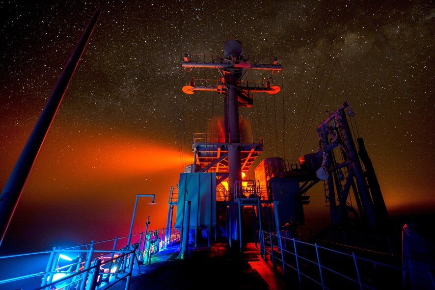 The amphibious assault ship USS Boxer