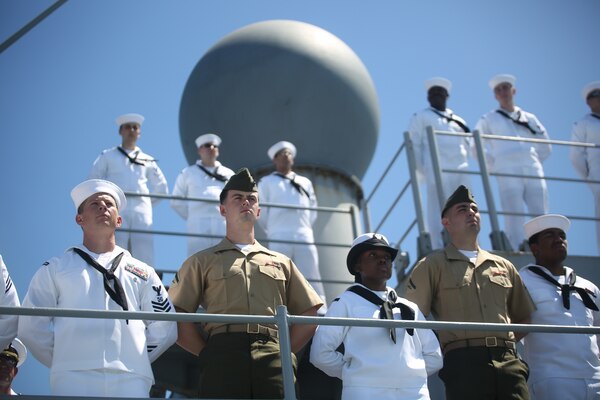 SATTAHIP, THAILAND (June 15, 2016) - U.S. Sailors and Marines onboard USS Ashland (LSD 48) man the rails of the ship as they come into port for exercise Cooperation Afloat Readiness and Training (CARAT) in Sattahip, Thailand, June 15. CARAT is a series of annual, bilateral maritime exercises between the U.S. Navy, U.S. Marine Corps and the armed forces of nine partner nations to include Bangladesh, Brunei, Cambodia, Indonesia, Malaysia, Singapore, the Philippines, Thailand and Timor-Leste.The Ashland is assigned to U.S. 7th Fleet. (U.S. Navy photo by Lance Cpl. Carl King Jr/. Released)