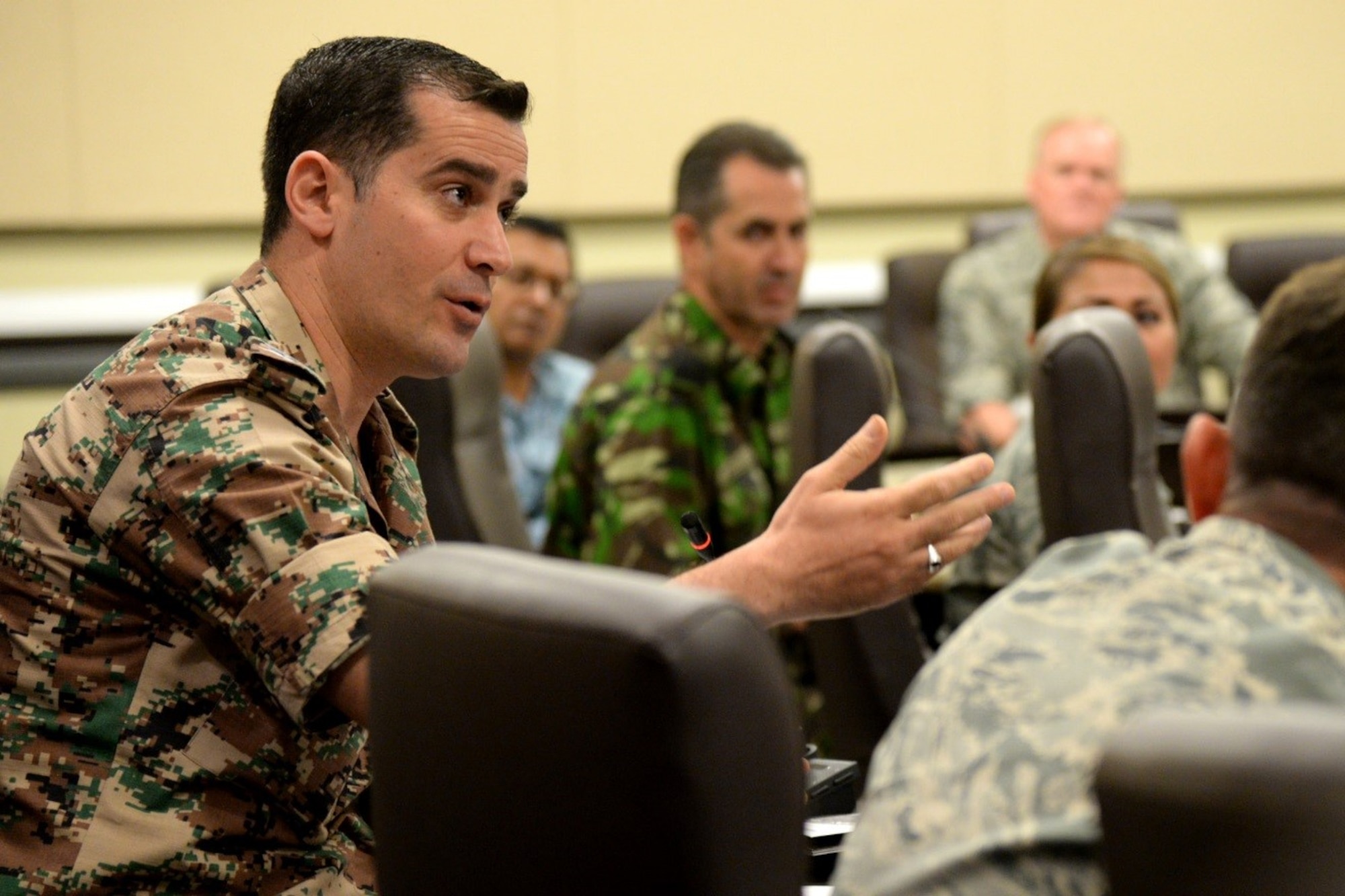 Jordanian Air Force Chief Master Sgt. Saif Aladammin speaks with U.S. Air 
Force leadership during the Senior Enlisted Leader International Summit 
(SELIS) on Joint Base Andrews, Md., July 14, 2016. The SELIS is a forum of 
international senior enlisted leaders hosted by Chief Master Sergeant of the 
Air Force James A. Cody. (U.S. Air Force photo/ Tech. Sgt. Matt Davis)

