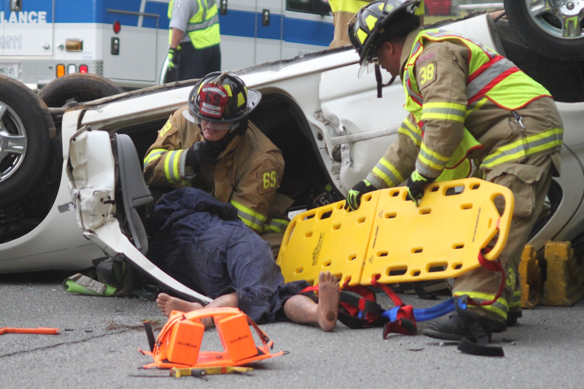 Robins Fire Emergency Services personnel participate in vehicle extrication training. The training is a requirement for all firefighters. (U.S. Air Force photo by Angela Woolen)