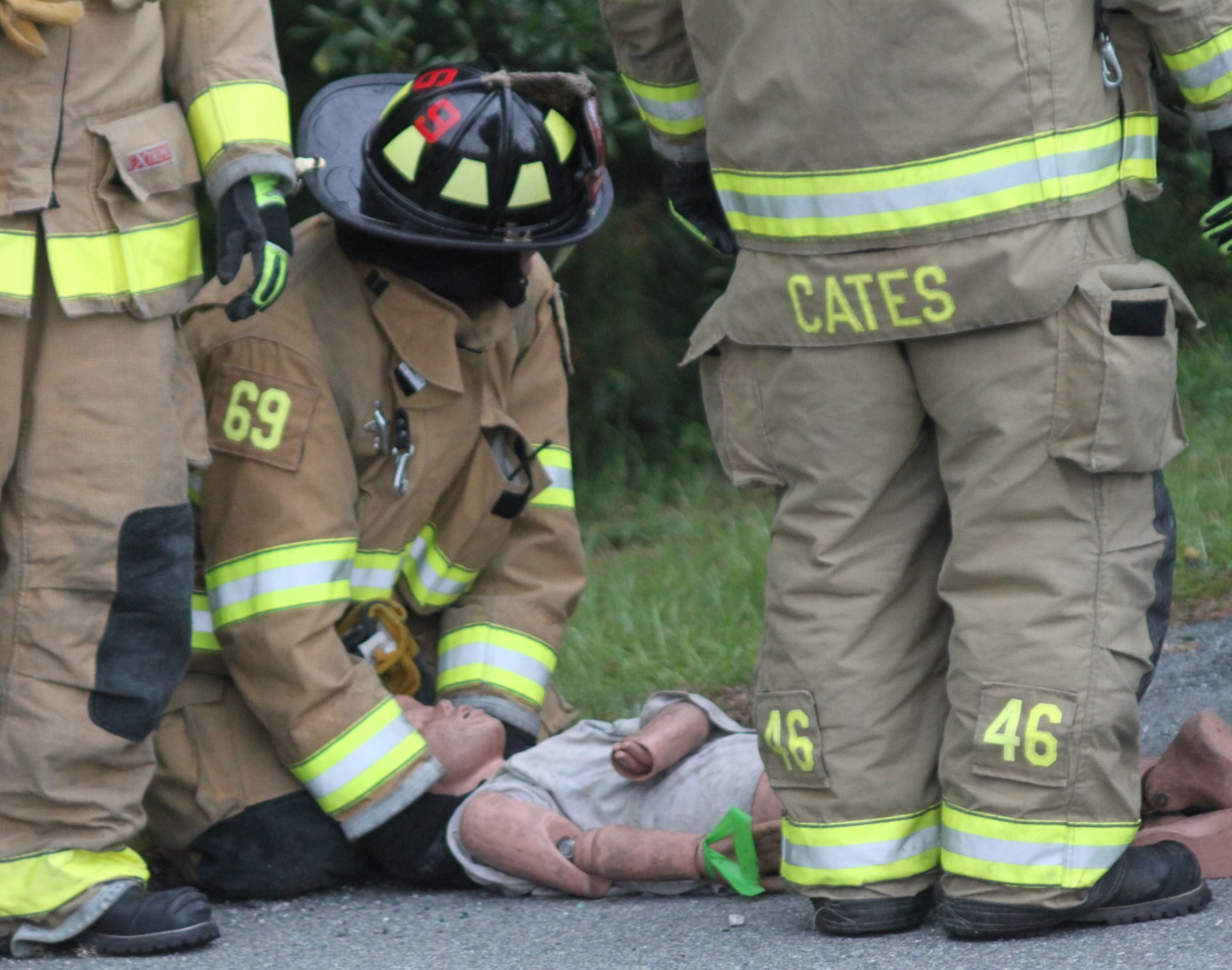Robins Fire Emergency Services personnel participate in vehicle extrication training. The training is a requirement for all firefighters. (U.S. Air Force photo by Angela Woolen)
