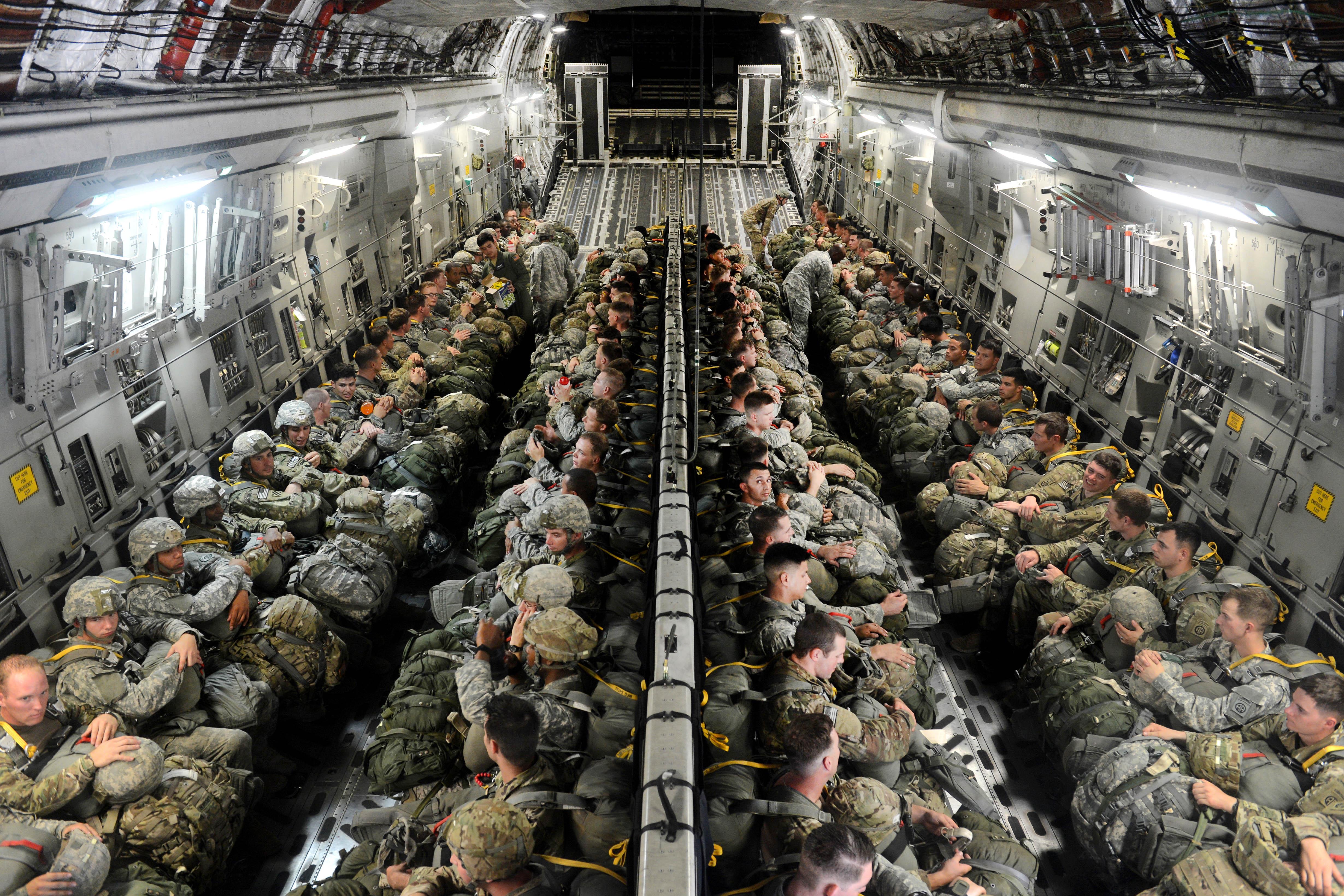 Soldiers Of The U S Army S 7th Infantry Division Sent From Fort Ord To Los Angeles On A C 141 Aircraft In Combating The 1992 Los Angeles Riots May 1 1992 1024 X 709 Militaryporn