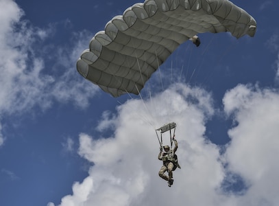 Special Tactics Training Squadron students perform military freefall training at Eglin Range, Fla., June 3, 2016. Special Tactics Airmen, the Air Force’s ground special operations force, establish air fields and drop zone for follow-on forces after freefalling in to infiltrate into hostile or austere territory. (U.S. Air Force photo by Senior Airman Ryan Conroy) 