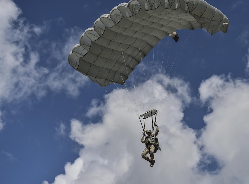 Special Tactics Training Squadron students perform military freefall training at Eglin Range, Fla., June 3, 2016. Special Tactics Airmen, the Air Force’s ground special operations force, establish air fields and drop zone for follow-on forces after freefalling in to infiltrate into hostile or austere territory. (U.S. Air Force photo by Senior Airman Ryan Conroy) 