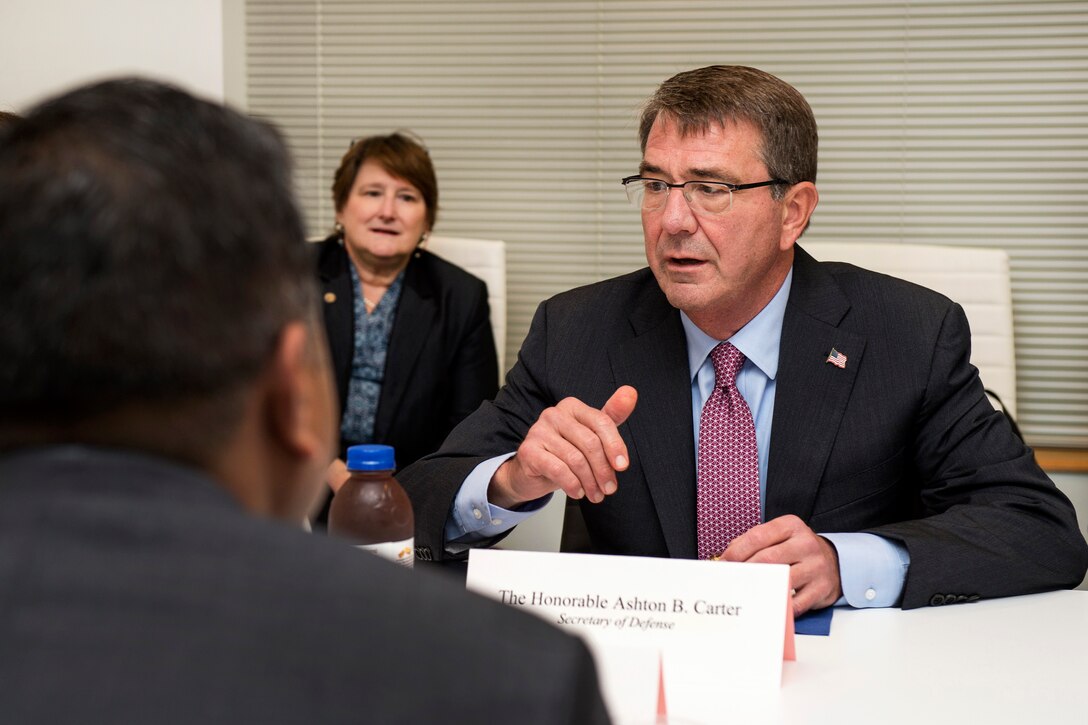 Defense Secretary Ash Carter talks to attendees during a meeting at the new Defense Innovation Unit Experimental, or DIUx, office in Boston, July 26, 2016. DoD photo by Air Force Tech. Sgt. Brigitte N. Brantley
