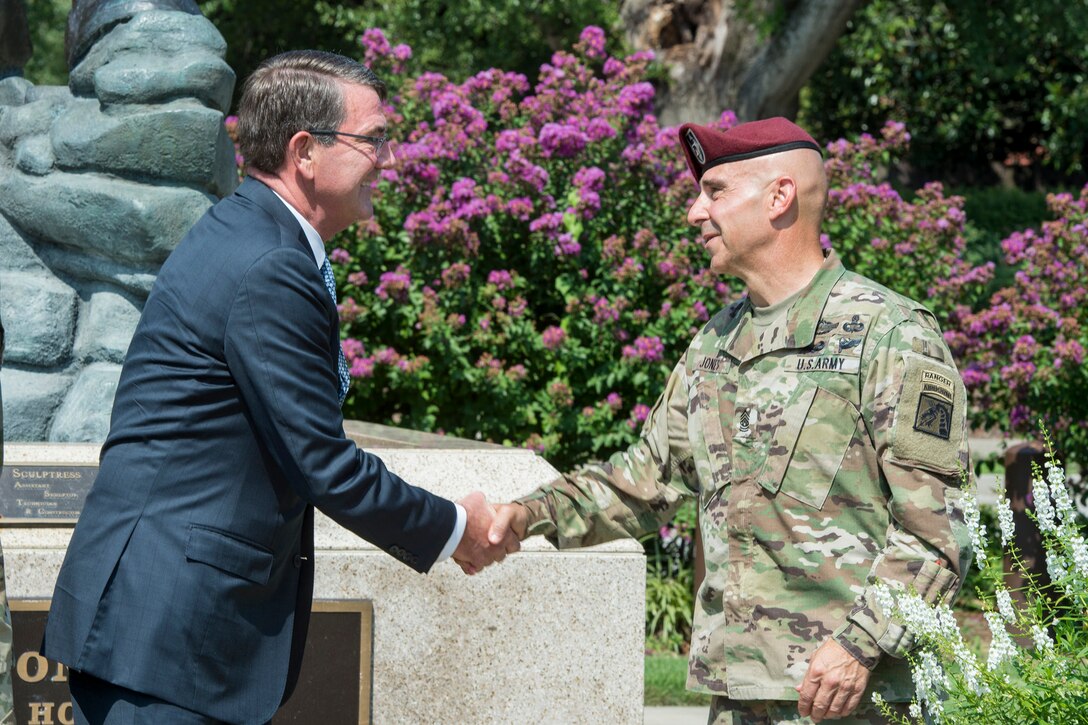 Defense Secretary Ash Carter meets with Army Command Sgt. Maj. Benjamin Jones, XVIII Airborne Corps command sergeant major, at Fort Bragg, N.C., July 27, 2016. DoD photo by Air Force Tech. Sgt. Brigitte N. Brantley