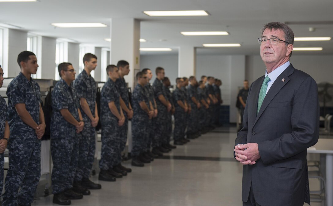 Defense Secretary Ash Carter meets with sailors during a visit to Naval Station Great Lakes in Chicago, July 28, 2016. DoD photo by Air Force Tech. Sgt. Brigitte N. Brantley
