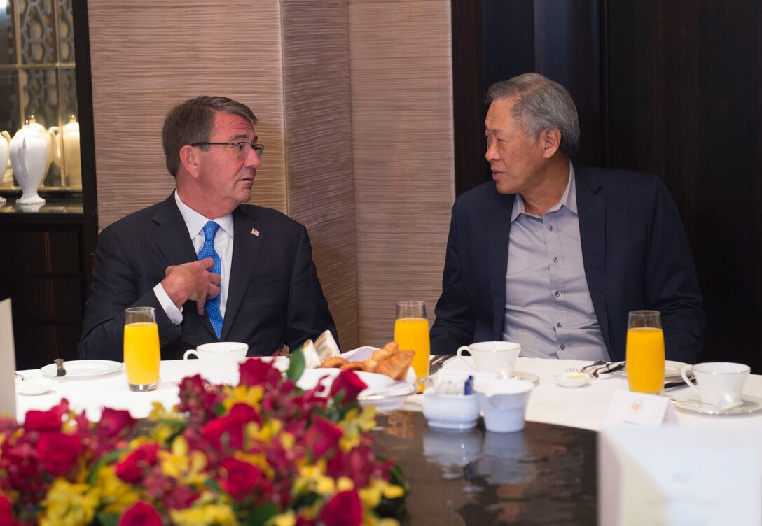 Defense Secretary Ash Carter with Singaporean Defense Minister Ng Eng Hen during a breakfast meeting in Singapore, June 3, 2016. DoD photo by Navy Petty Officer 1st Class Tim D. Godbee