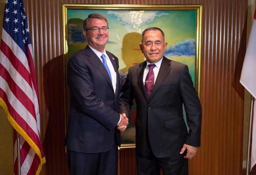 Defense Secretary Ash Carter, left, greets Indonesian Defense Minister Ryamizard Ryacudu in Singapore, June 3, 2016. DoD photo by Navy Petty Officer 1st Class Tim D. Godbee