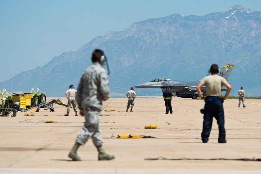 The 4th Fighter Squadron Fightin' Fujins flew a fini flight May 31 at Hill Air Force Base, Utah. A fini flight signifies a final flight and was significant for many Fujins as they transition to the F-35A Lightning II. The 4th FS is one of three squadrons in the 388th Fighter Wing. All of the squadrons will eventually transition to flying the F-35 and the wing is expected to reach full operational capability with 78 jets in 2019. (Air Force photo by R. Nial Bradshaw) 
