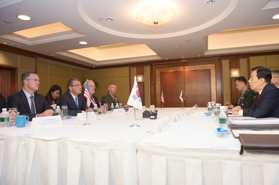 Defense Secretary Ash Carter meets with Republic of Korea Defense Minister Han Min-koo in Singapore, June 4, 2016. DoD photo by Navy Petty Officer 1st Class Tim D. Godbee