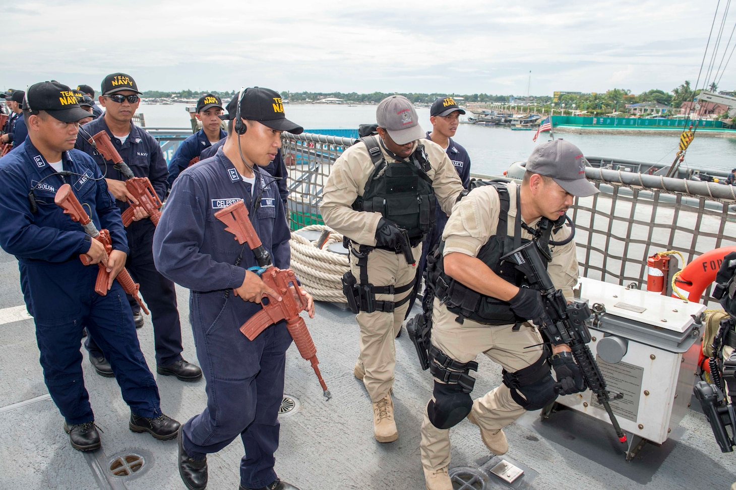 150623-N-MK881-205 PUERTO PRINCESA, Philippines (June 22, 2015) Sailors assigned to Surface Warfare Mission Package, Detachment 4, embarked aboard the littoral combat ship USS Fort Worth (LCS 3), practice visit, board, search and seizure drills with sailors from the Philippine navy during Cooperation Afloat Readiness and Training (CARAT) Philippines 2015. In its 21st year, CARAT is an annual, bilateral exercise series with the U.S. Navy, U.S. Marine Corps and the armed forces of nine partner nations. (U.S. Navy photo by Mass Communication Specialist 2nd Class Joe Bishop/Released) 