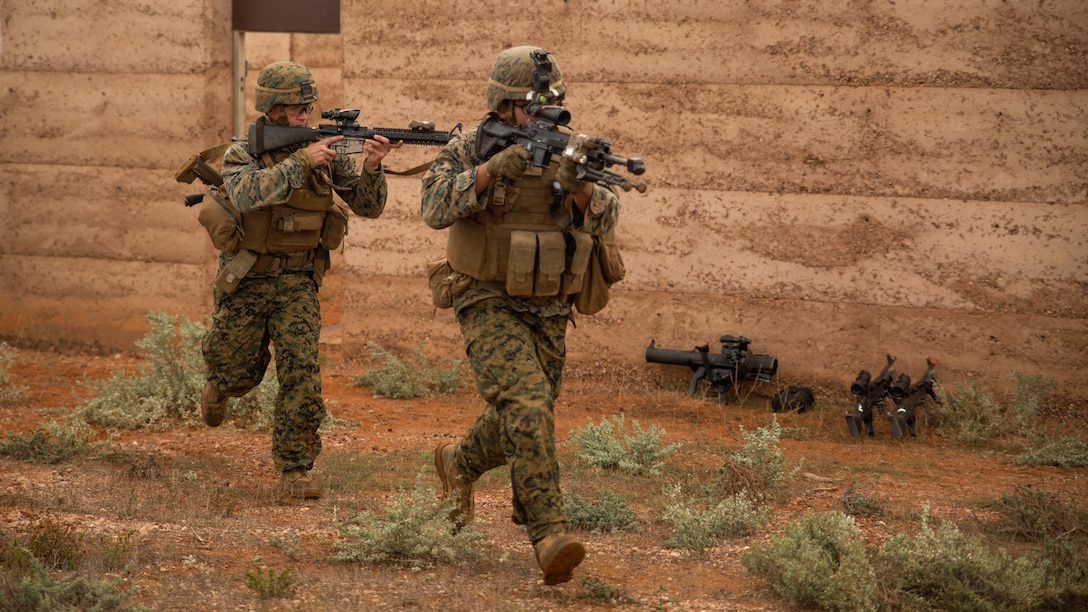 Marines with Company C, 1st Battalion, 1st Marine Regiment, conduct exterior military operations during Exercise Predator Strike at Cultana Training Area, South Australia, Australia, June 5, 2016. Predator Strike, a yearly exercise taken place in Australia with Marine Rotational Force – Darwin, allows Marines to enhance their skills and train with the Australian Defence Force. 