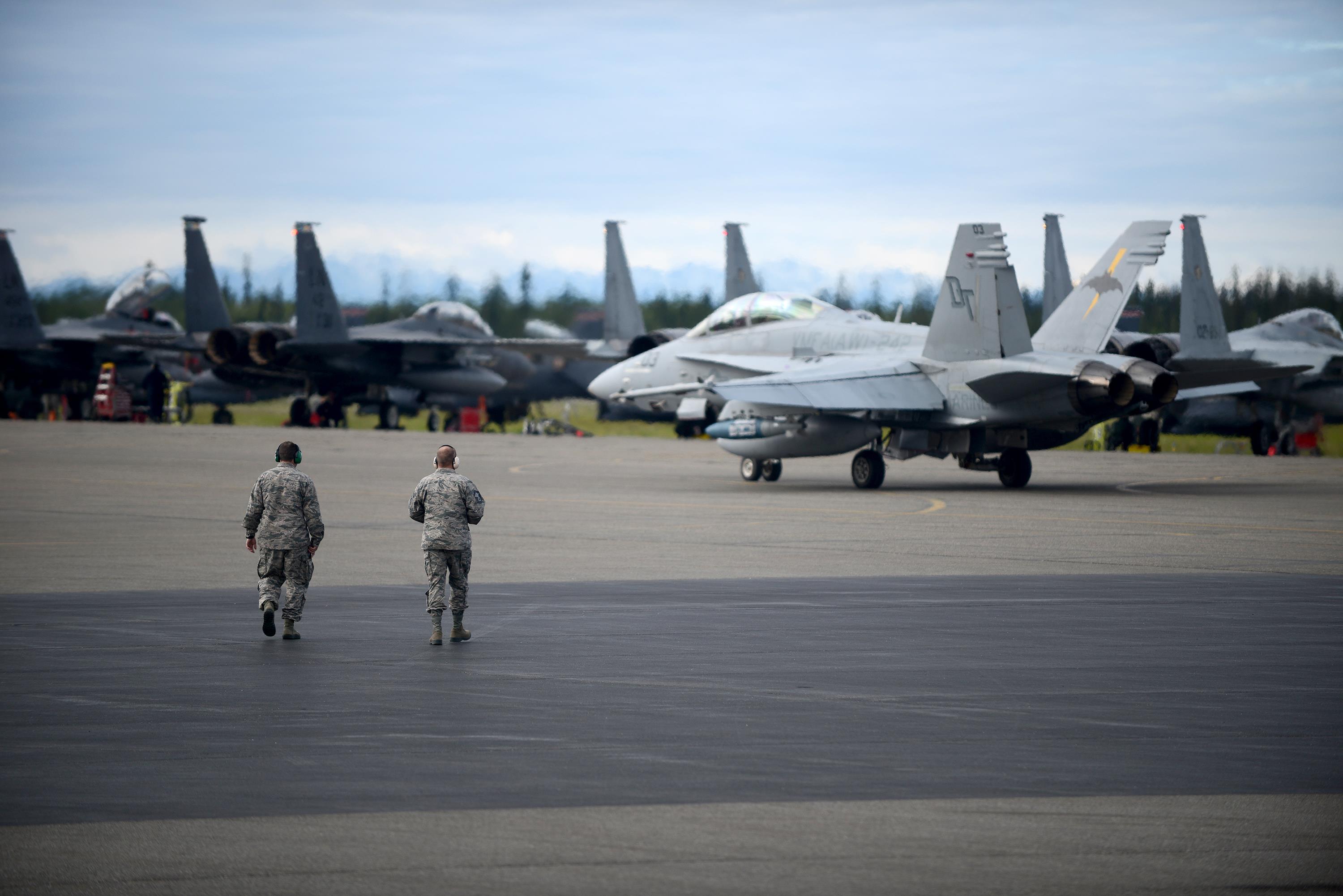 Marine Corps launches into RED FLAG-Alaska 16-2 > 15th Wing > Article  Display