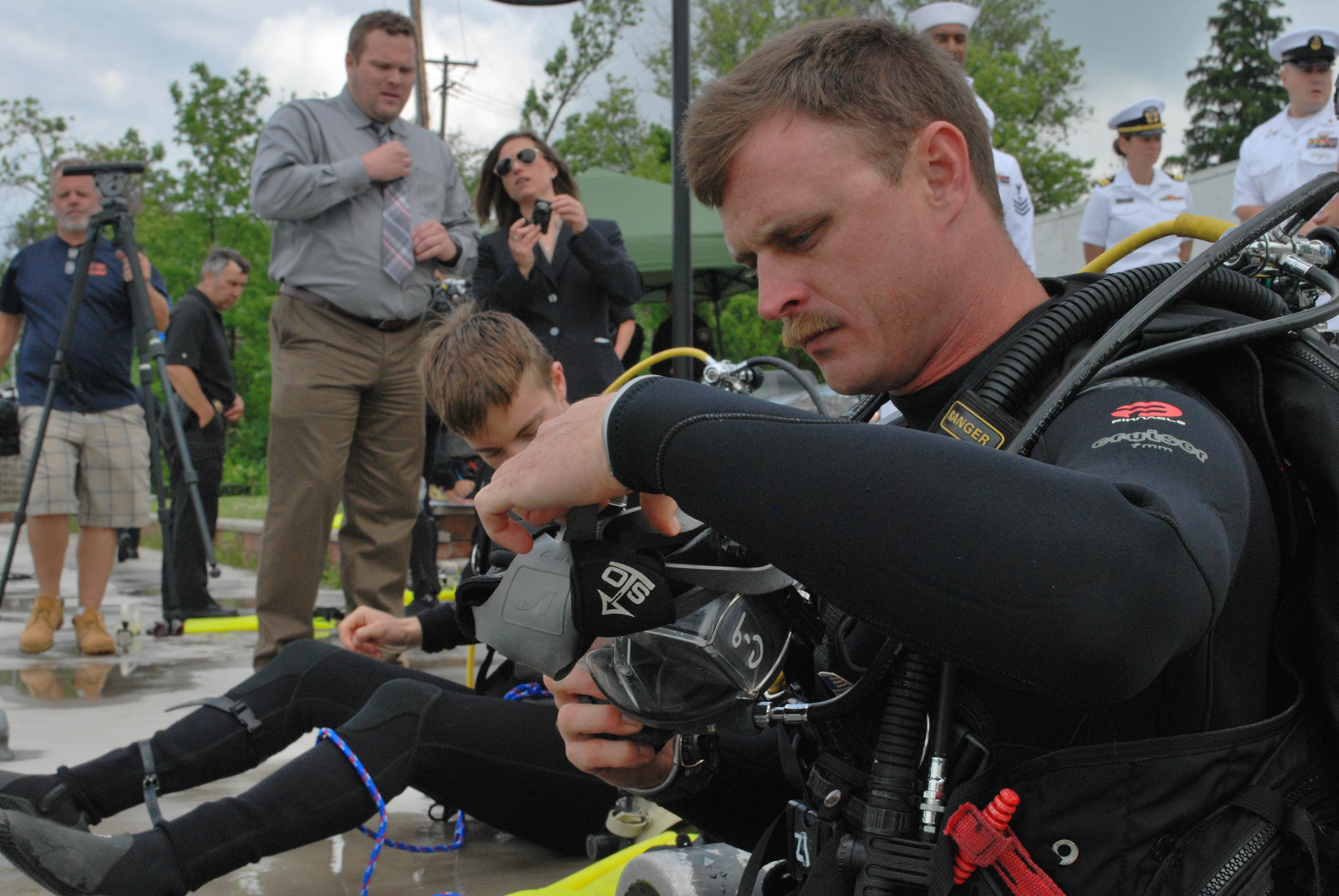 Navy Divers Train with Local Syracuse Sheriff's Office > United States