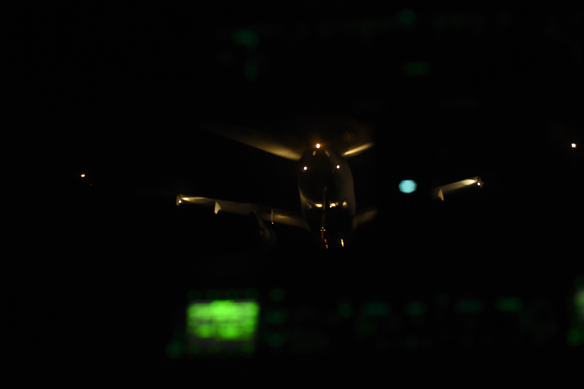 A KC-10 Extender conducts air refueling operations with a 62nd Airlift Wing C-17 Globemaster III on June 6, 2016. The 15-minute long execution performed by the KC-10’s crew allowed for 80,000 pounds of fuel to be transferred to the jet while maintaining the C-17’s route to Poland during Exercise Swift Response. (Air Force photo/Staff Sgt. Naomi Shipley)