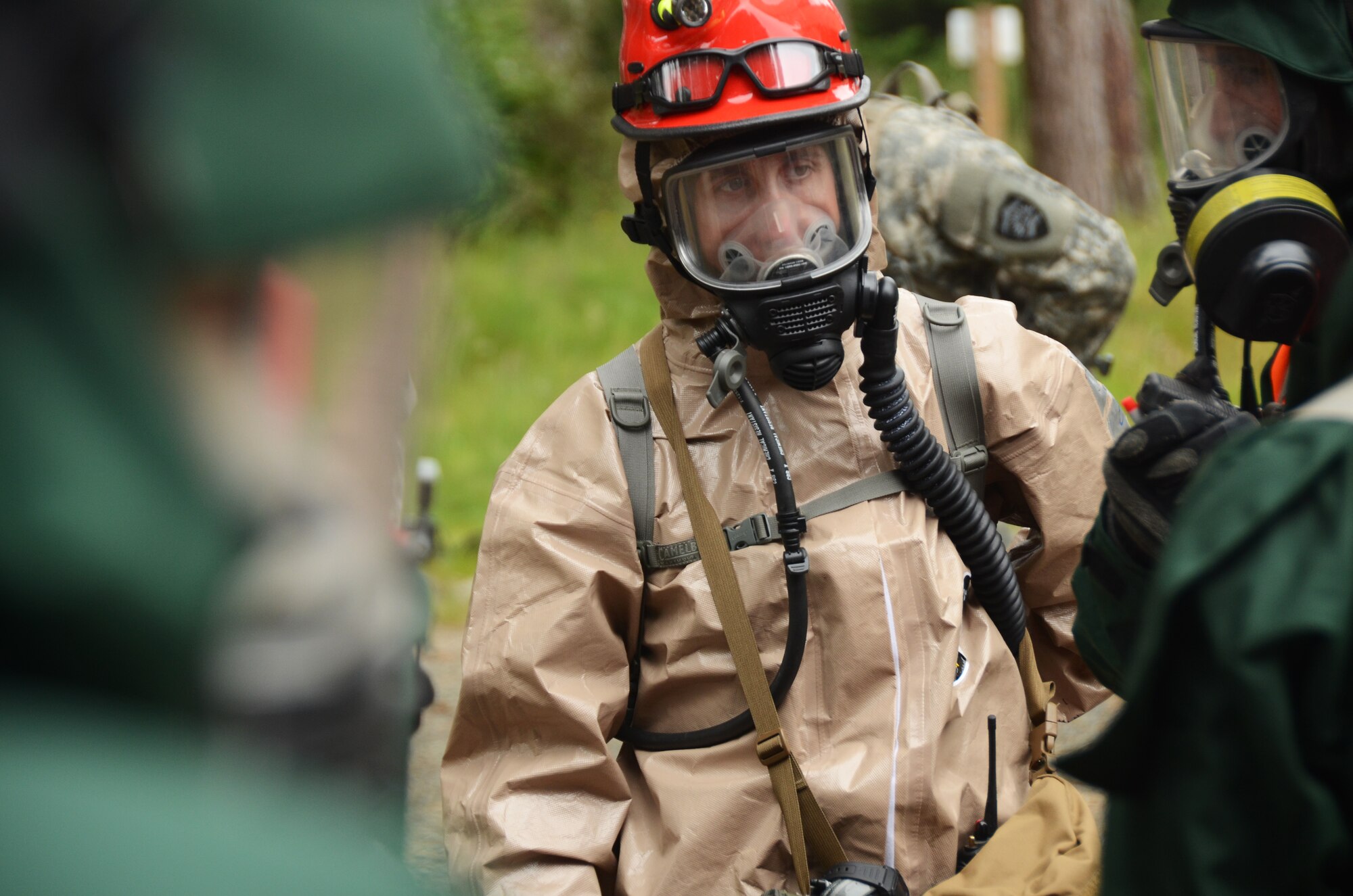 Oregon Air National Guard Capt. Chris Webb, assigned to the 142nd Figher Wing works with recovery teams from Oregon and Kentucky National Guard search and revovery teams during the Cascadia Rising exercise at Camp Rilea, Warrenton, Ore., June 8, 2016. Cascadia Rising scenario is a 9.0 magnitude earthquake along the Cascadia Subduction Zone (CSZ) resulting in a tsunami, testing first responders, emergency management and public safety officials in the Pacific Northwest. (U.S. Air National Guard photo by Tech. Sgt. John Hughel, 142nd Fighter Wing Public Affairs/Released) 