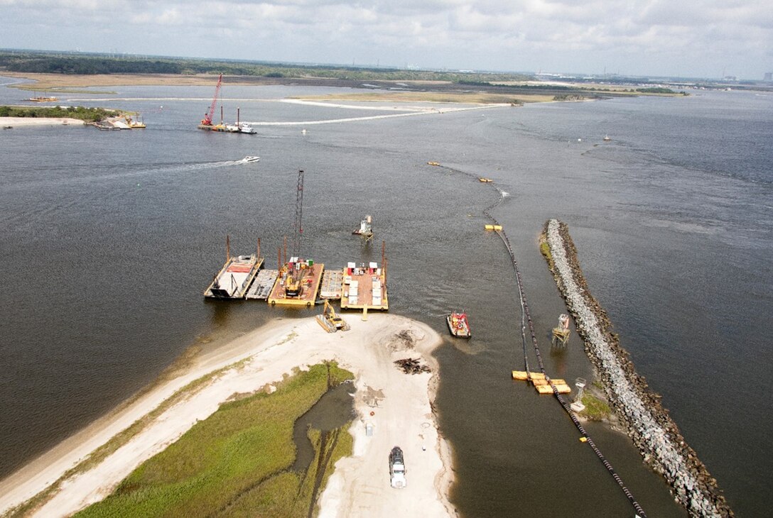 The Corps asks boaters to slow down and use caution near the Mile Point construction site on the St. Johns River.