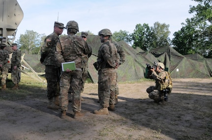 Lt. Gen. Ben Hodges, commander of U.S. Army Europe, visits the operation center for the 30th Medical Company during Anakonda 2016, June 9 in Warsaw, Poland.  Anakonda 2016 is one of U.S. Army Europe's premier multinational training events, which features 24 nations and seeks to train, exercise and integrate Polish national command and force structures into an allied, joint, multinational environment.