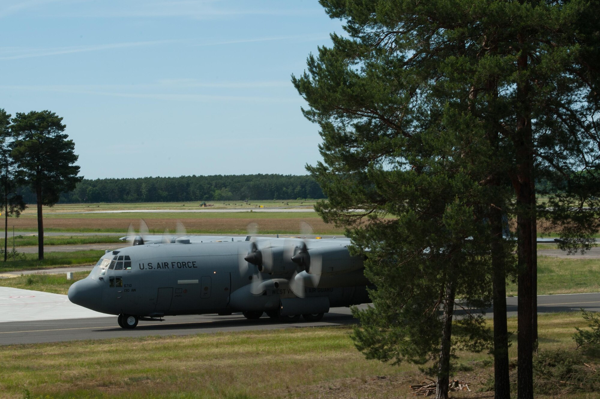 A U.S. Air Force C-130H Hercules from the West Virginia Air National Guard arrives at the Bydgoszcz Airport, Poland, to pick up Soldiers from the 82nd Airborne Division and their cargo during Exercise Swift Response 16, June 9, 2016. Exercise SR16 is one of the premier military crisis response training events for multinational airborne forces in the world, the exercise has more than 5,000 participants from 10 NATO nations. (U.S. Air Force photo by Master Sgt. Joseph Swafford/Released)