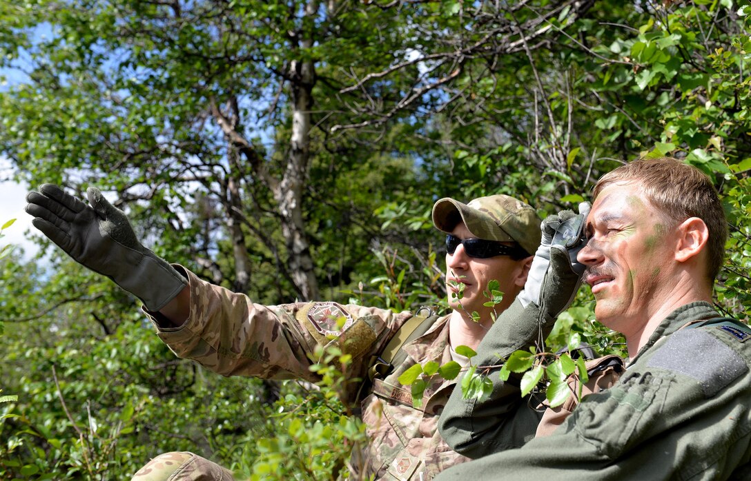 353rd-cts-210th-rqs-team-up-with-a-10-pilot-for-rf-a-16-2-personnel