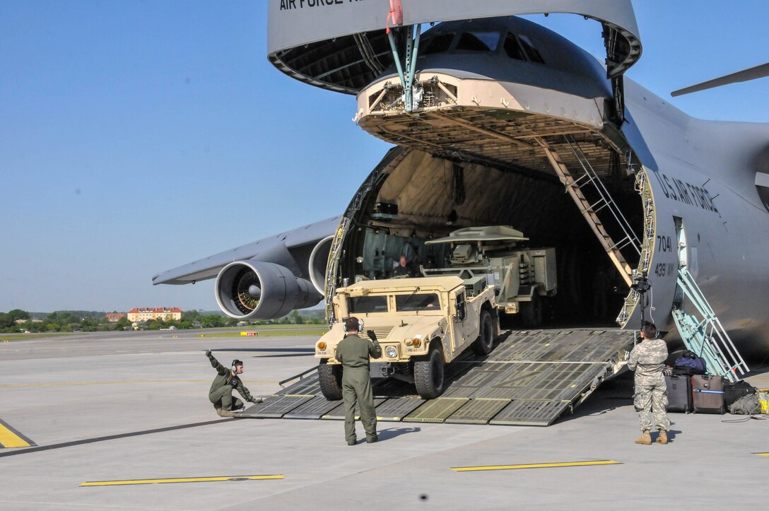 During the exercise, the 364th ESC were responsible for more than 35 sustainment units that were responsible for managing supply yards, rail port operations in Zagan and Drawsko Pomorski, sea port operations in Szczecin and ammunition supply points. The units came from the Army National Guard, active Army and the Army Reserve and include three of the ESC organic subordinate units; the 483rd Quartermaster Company, the 909th Human Resources Company and the 592nd Ordnance Company.