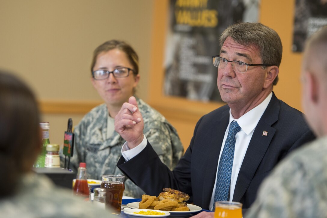 Defense Secretary Ash Carter shares thoughts over a meal with Army ROTC cadets attending the Cadets Leader Course at Fort Knox, Ky., June 22, 2016. DoD photo by Air Force Staff Sgt. Brigitte N. Brantley