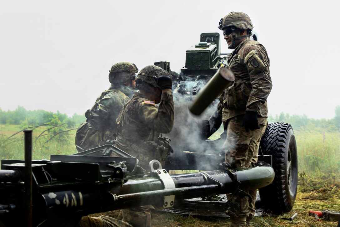 Soldiers fire an M198 howitzer during Anakonda 2016 in Drawsko Pomorskie, Poland, June 14, 2016. Army photo by Pfc. Antonio Lewis