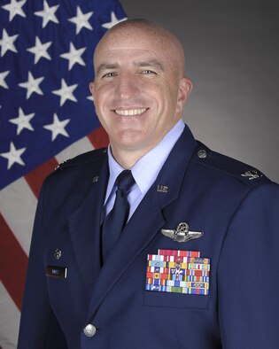 Colonel Kenneth E. Moss official photo