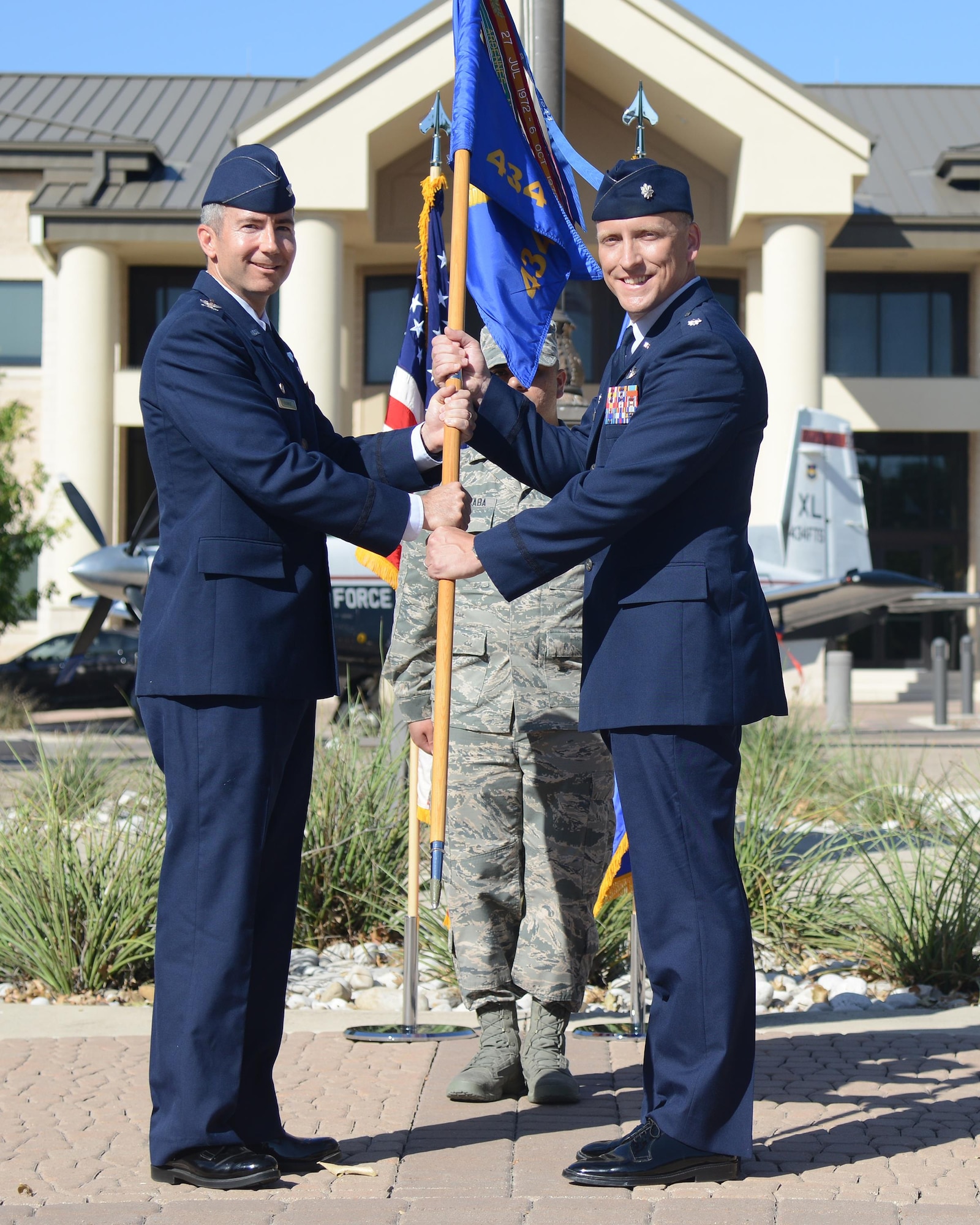 Lt. Col. Vollkommer takes command of 434th FTS > Laughlin Air Force