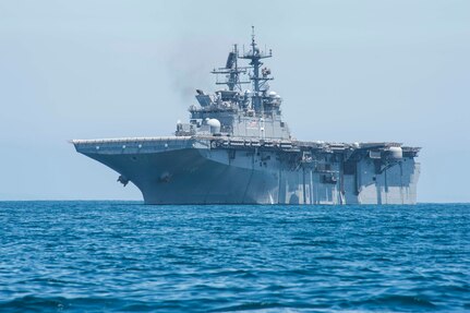160616-N-GB595-337 PACIFIC OCEAN (June 16, 2016) USS Makin Island (LHD 8) maneuvers to recover Landing Craft, Air Cushion (LCAC) 32, assigned to Assault Craft Unit (ACU) 5, during an LCAC emergency recovery training exercise. Makin Island is conducting training evolutions off the coast of Southern California in preparation for an upcoming deployment. (U.S. Navy Photo by Mass Communication Specialist 3rd Class Eric Zeak/Released)