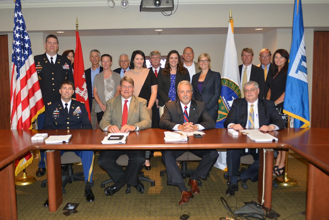 The U.S. Army Corps of Engineers, Nashville District joined forces with the Southeastern Power Administration,  the Tennessee Valley Authority, the Tennessee Valley Public Power Association, Inc., and their preference customers on June 27, at a ceremonial signing of a Memorandum of Agreement in Chattanooga, Tenn. 