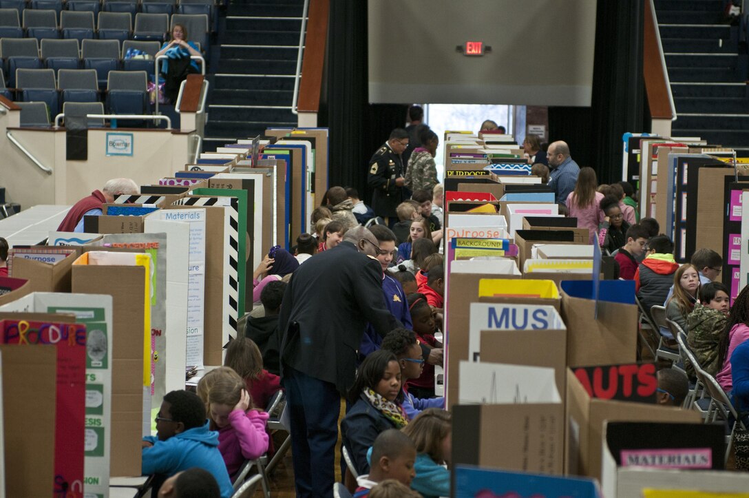 U.S. Army Reserve Soldiers and civilians with the 412th Theater Engineer Command judged the district science fair at the Vicksburg Auditorium in Vicksburg, Miss., Feb. 23 to 24. (U.S. Army photo by Staff Sgt. Debralee Best)
