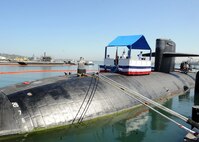 150828-N-NB544-106 
SAN DIEGO (Aug. 28, 2015) Cmdr. Trent Hesslink delivers remarks during a change of command ceremony aboard the Los Angeles-class attack submarine USS Albuquerque (SSN 706). Cmdr. Don Tenney relieved Hesslink during the ceremony at Naval Base Point Loma. (U.S. Navy photo by Mass Communication Specialist 2nd Class Kyle Carlstrom/Released)